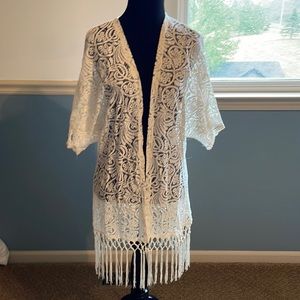 Vanity size medium lace top.  So cute!!  Like new!!!